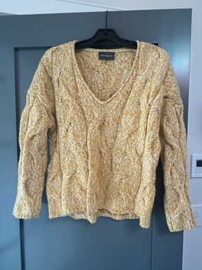 Eric Bompard Cable Knit V-Neck Sweater in Mustard Yellow and White